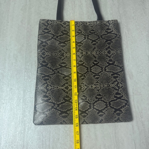 Chico's faux leather Snake Print Tote Bag shoulder bag - Picture 9 of 10